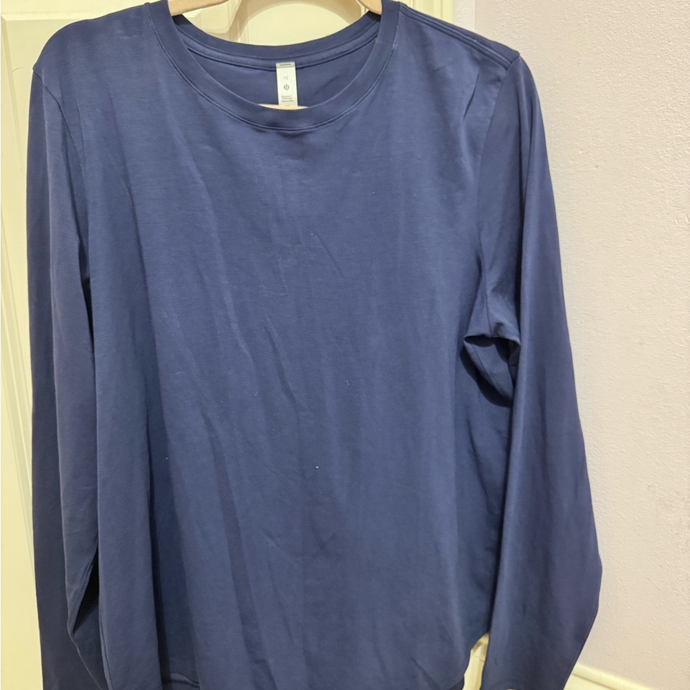 NEVER WORN Lululemon Athletica Navy Long Sleeve Tee